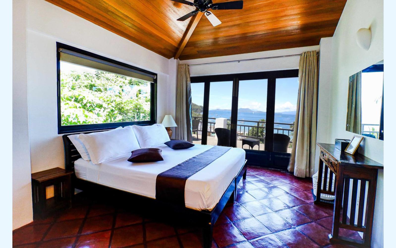 Out Of The Blue Resort Puerto Galera Buitenkant foto