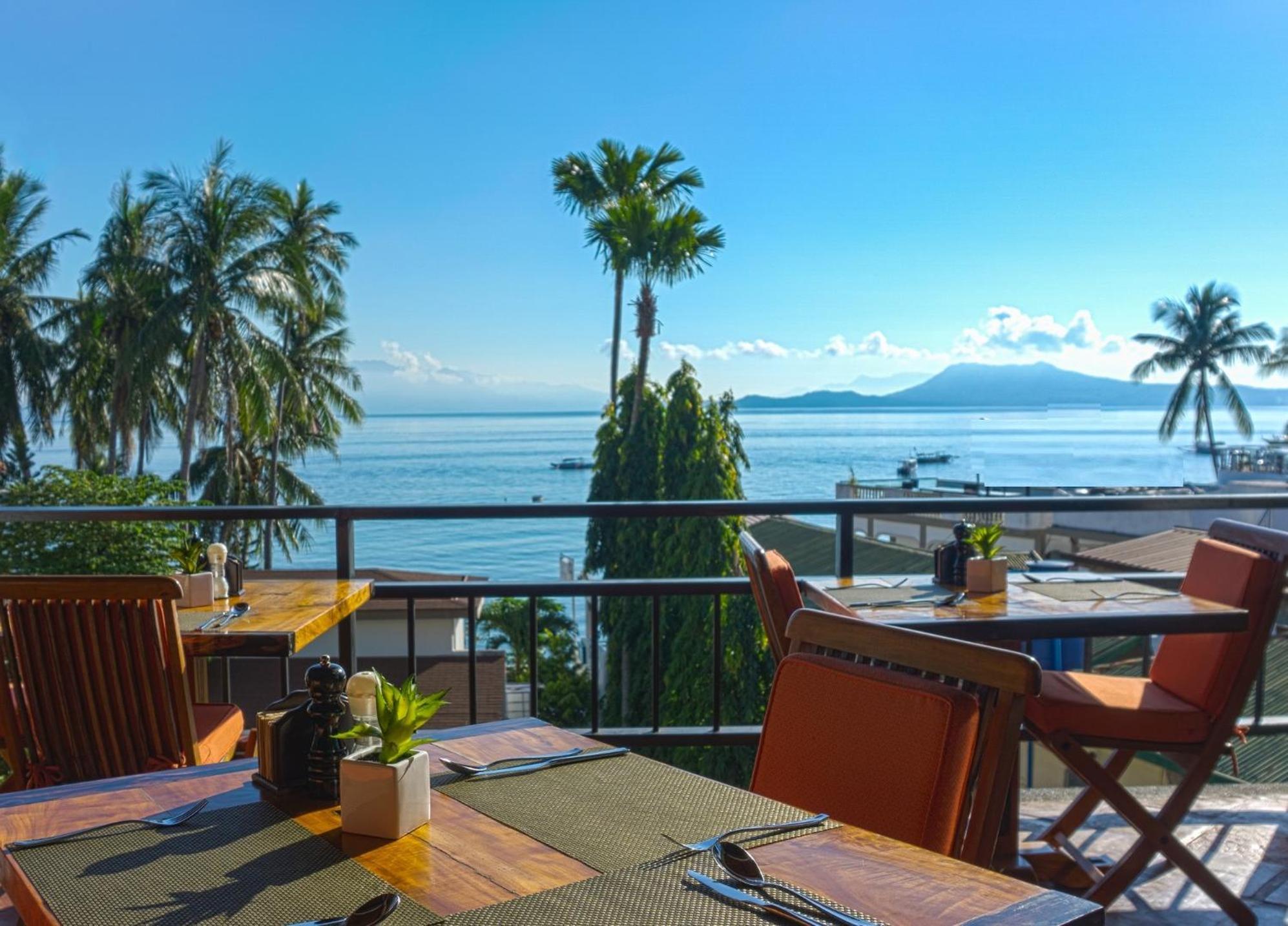 Out Of The Blue Resort Puerto Galera Buitenkant foto