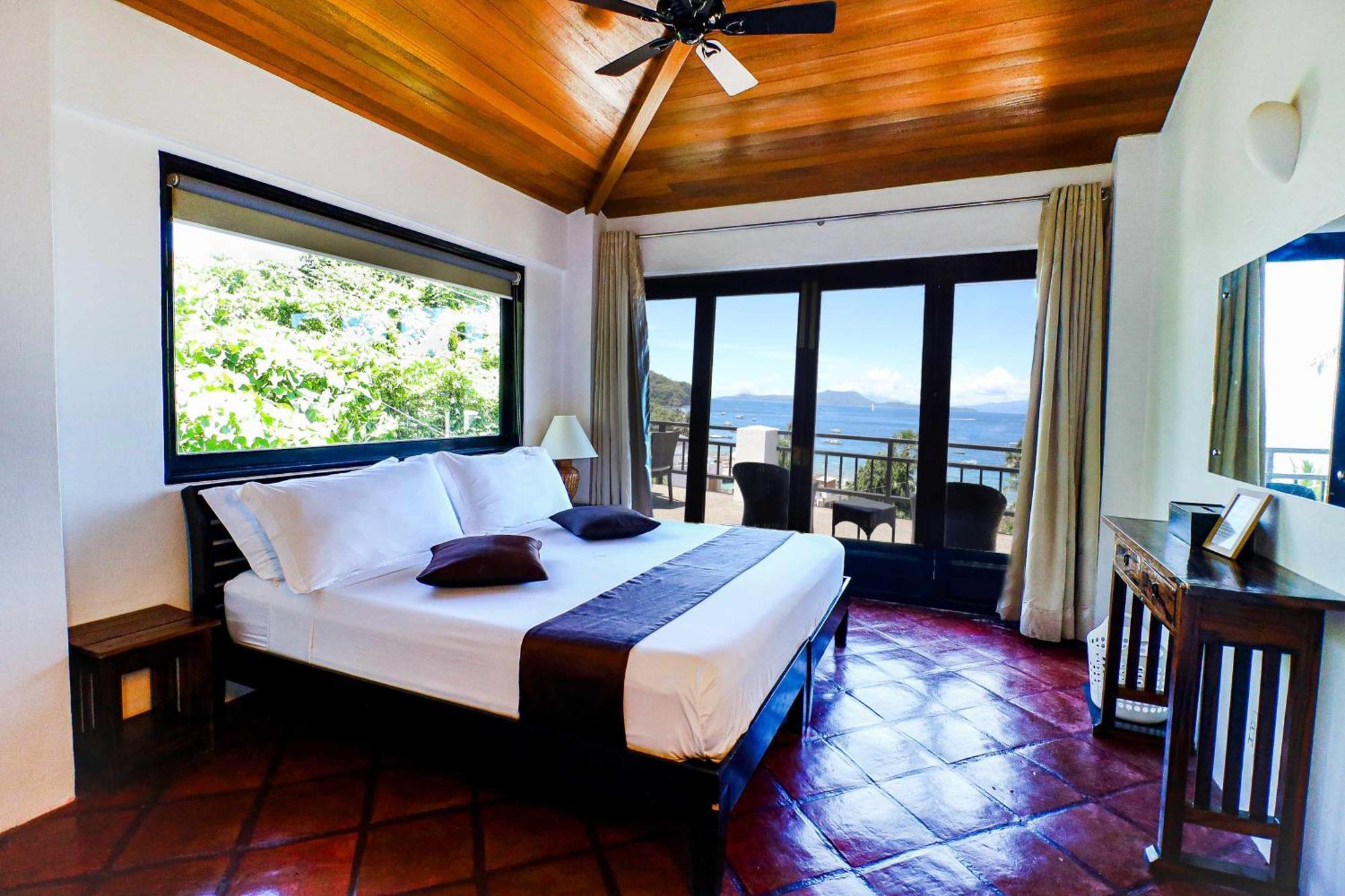 Out Of The Blue Resort Puerto Galera Buitenkant foto