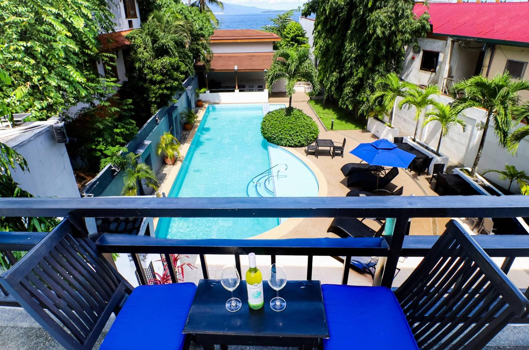 Out Of The Blue Resort Puerto Galera Kamer foto