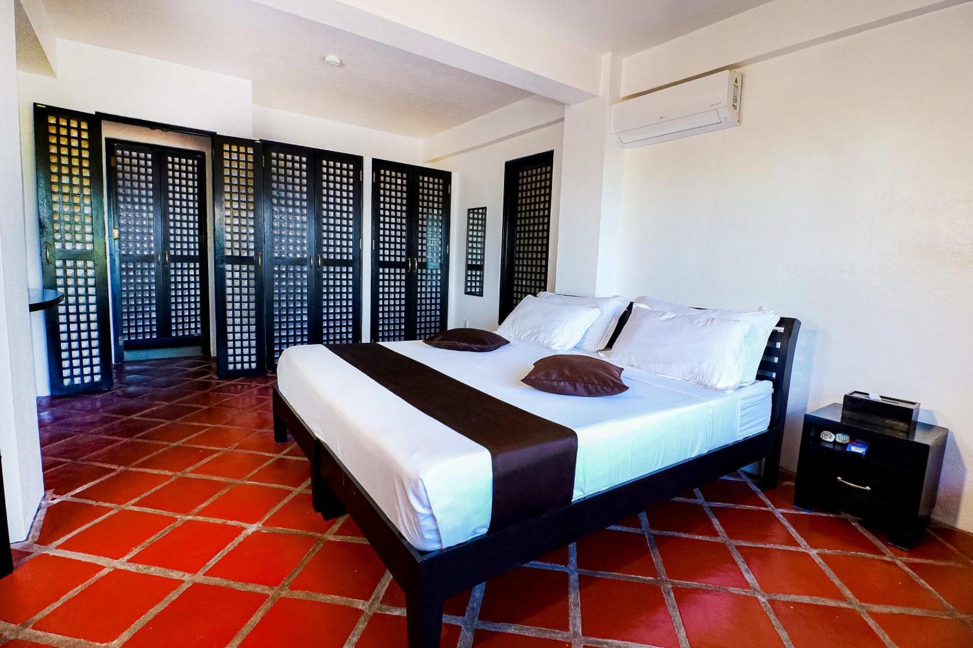 Out Of The Blue Resort Puerto Galera Kamer foto