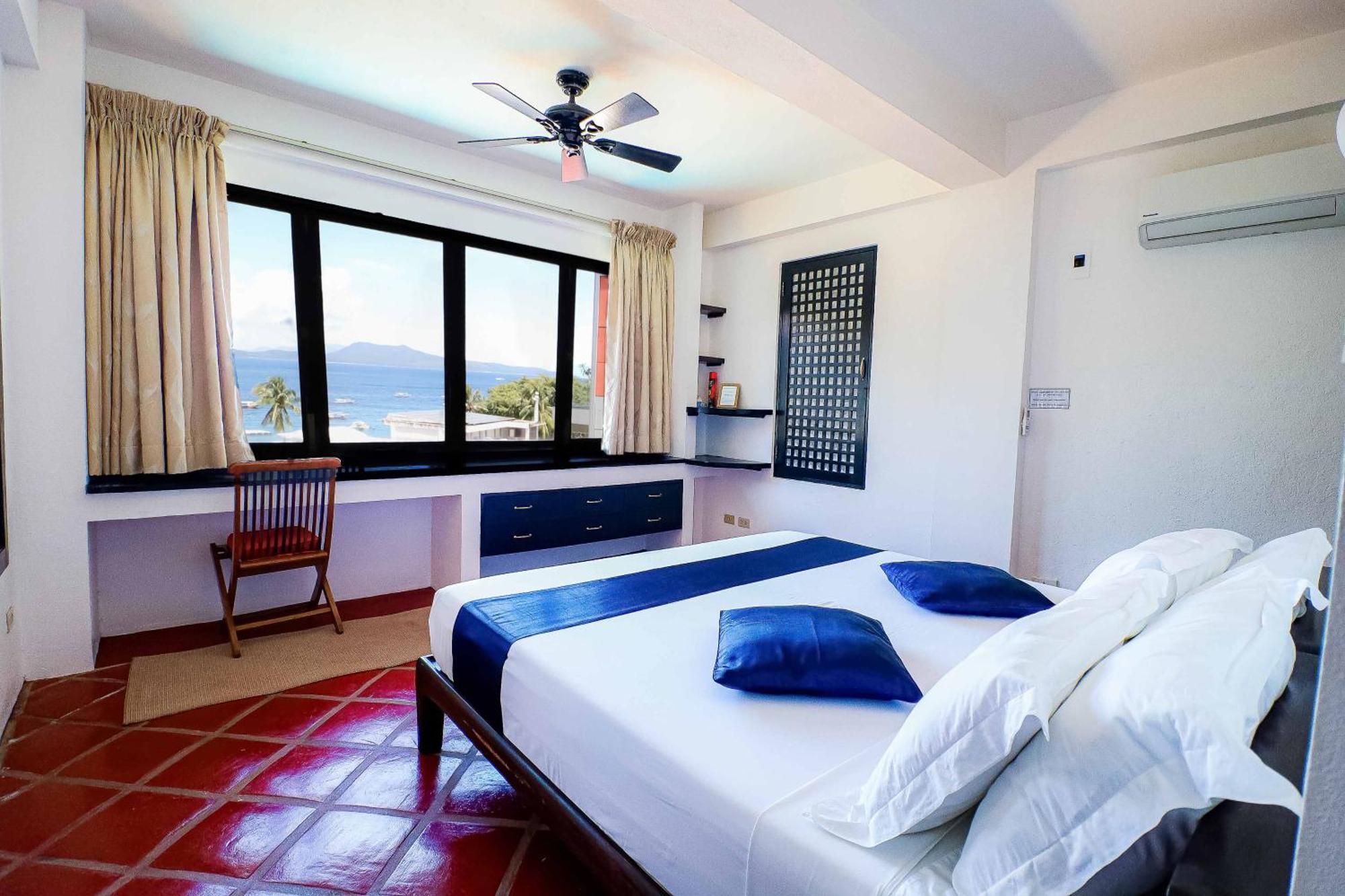Out Of The Blue Resort Puerto Galera Kamer foto