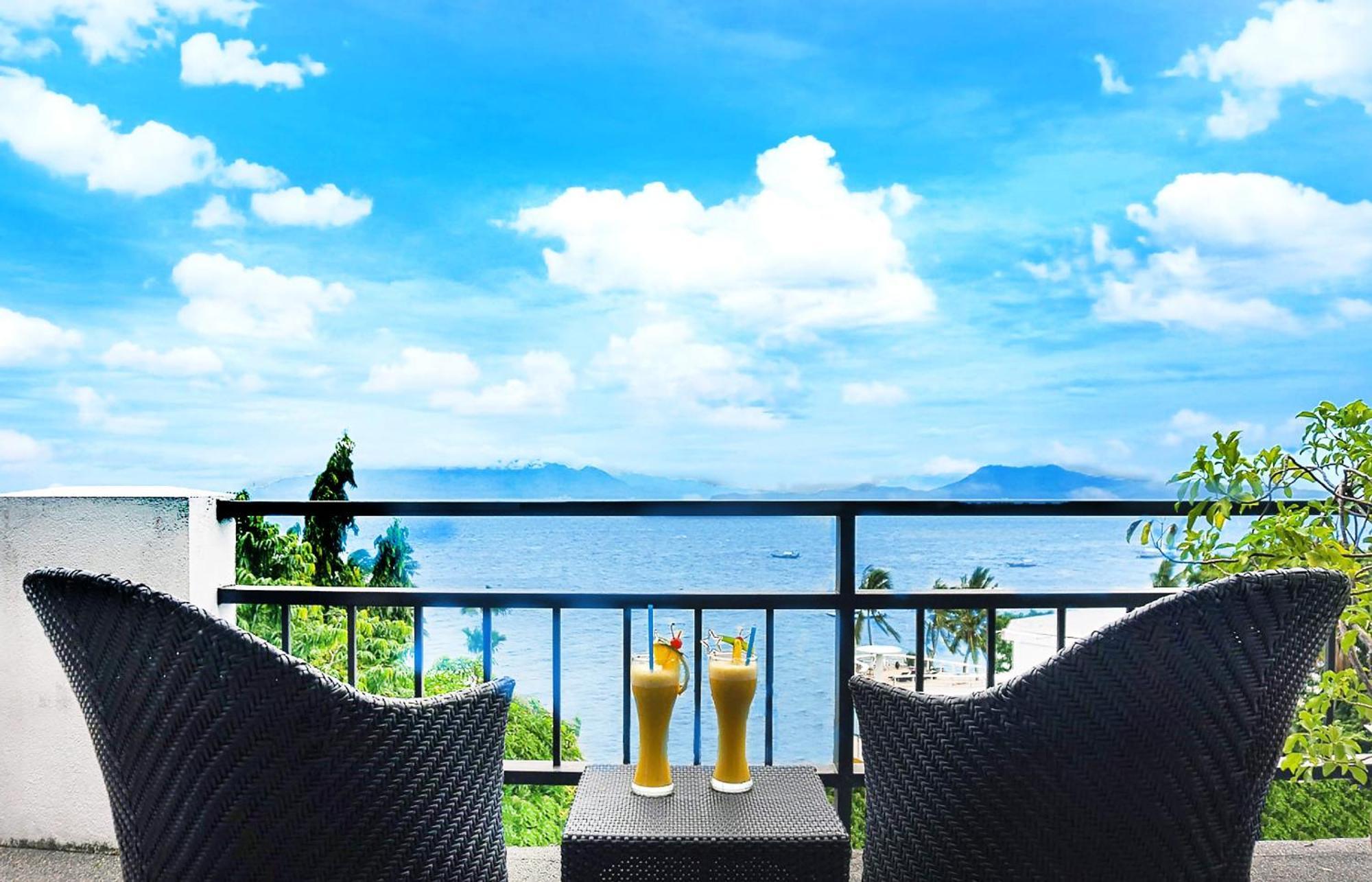 Out Of The Blue Resort Puerto Galera Buitenkant foto